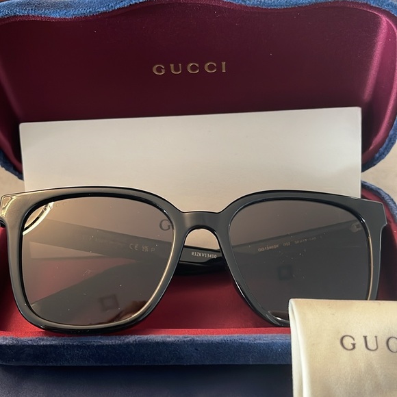 NIB GUCCI SUNGLASSES 🕶️ - Picture 2 of 4
